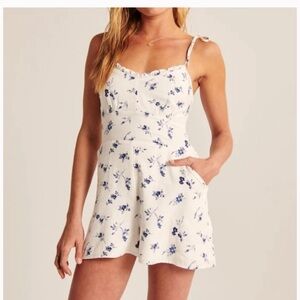 Abercrombie and Fitch Blue & White Floral Romper. Size small.
